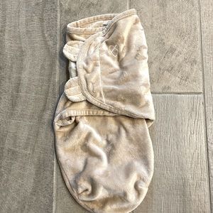 SwaddleMe Velcro Swaddle- size Small